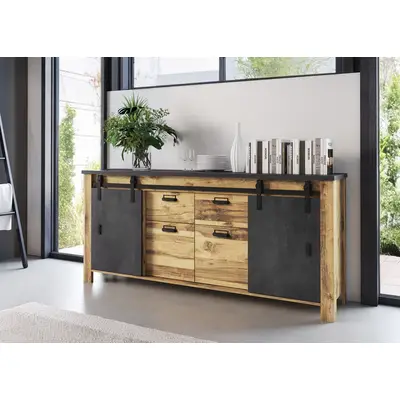 Preisvergleich für Home affaire Sideboard York, moderner Schrank, Kommode in Hunton Oak Dekor, Industrialdesign mit Scheunentorbeschlägen &, BxHxT
