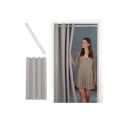 tinycurtains Türvorhang mit Stange weiß 55-90 cm ohne Bohren, Thermo Vorhang Tür, Ösen, abdunkelnd, Polyester, hellgrau Moonlight, Türgardine mit