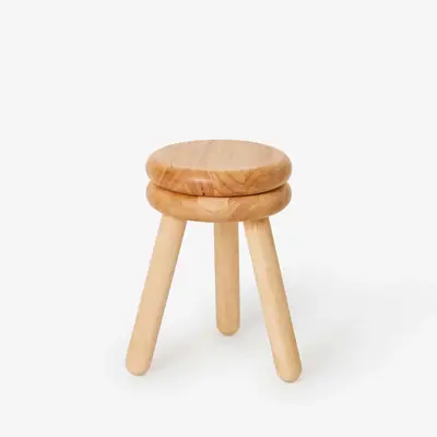 Preisvergleich für PLUMA STOOL TALL Natur | Großer Holz-HOCKER | Steven Bukowski | Areaware