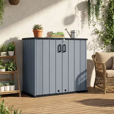 Preisvergleich für Costway Gartenschrank Aufbewahrungsbox Wetterfest mit Abschließbarer Doppeltür 120 x 65 x 117 cm Grau, BxHxT 120x117x65 cm